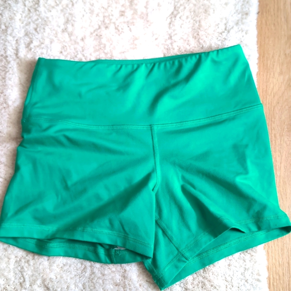 Fleo shorts size S